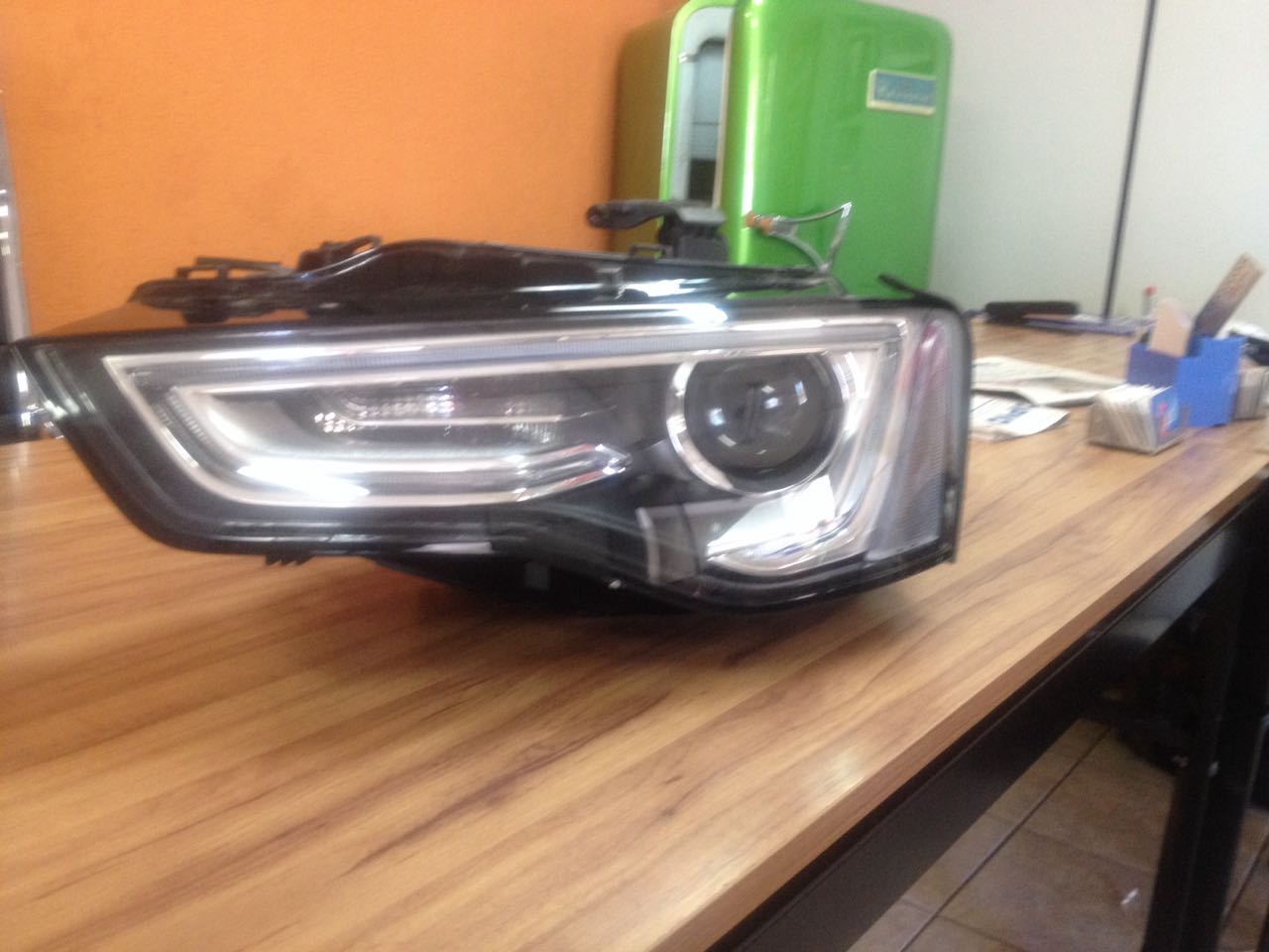 Farol lado esquerdo da  Audi A-6 ano 2015 em perfeito estado original.  4.50000